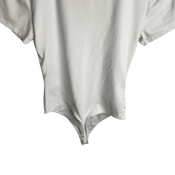Aritzia Babaton Contour Crew Short Sleeve Bodysuit Womens Size Medium White - Picture 7 of 9